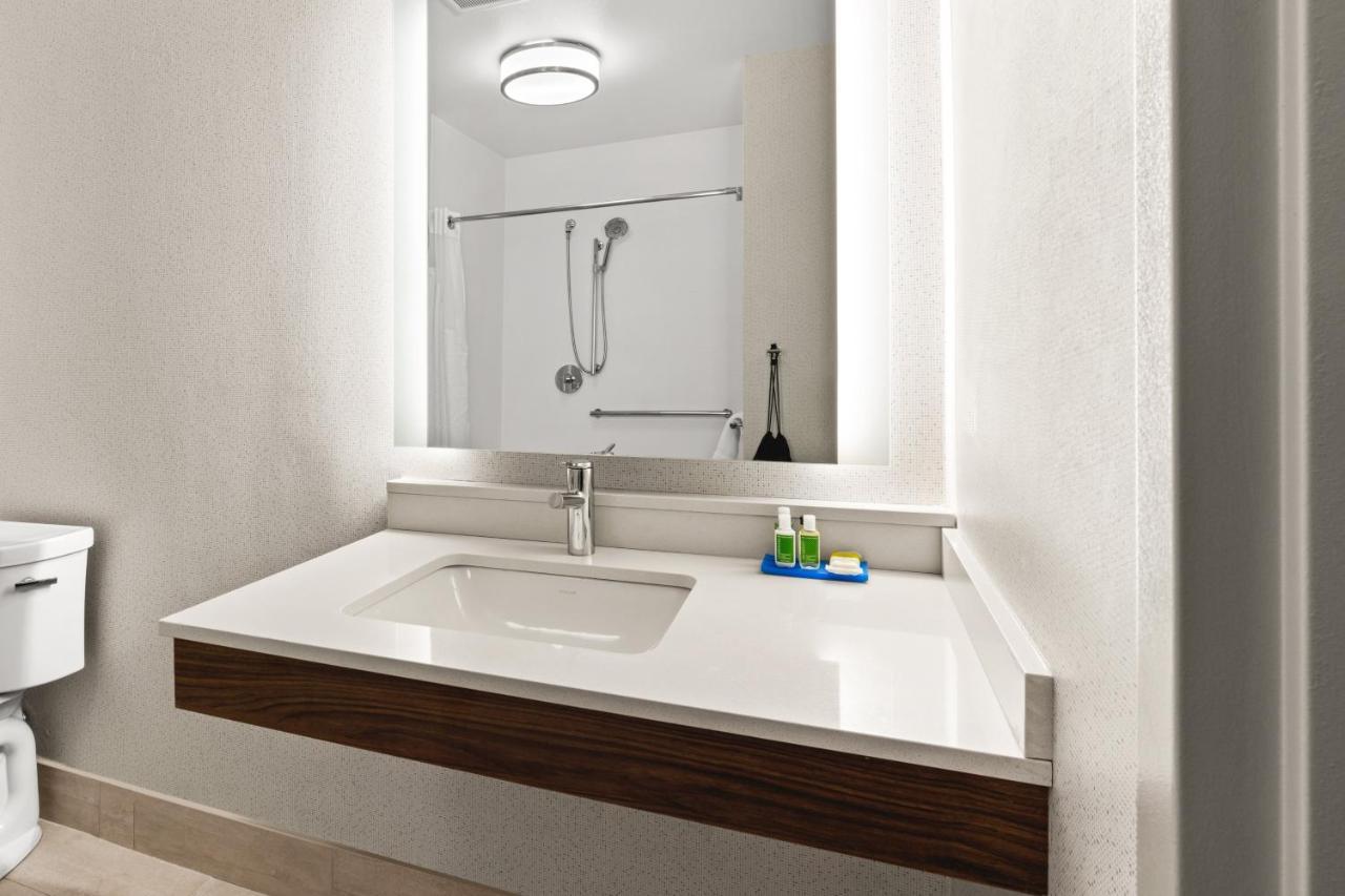 Holiday Inn Express & Suites - Suisun City By Ihg Eksteriør billede