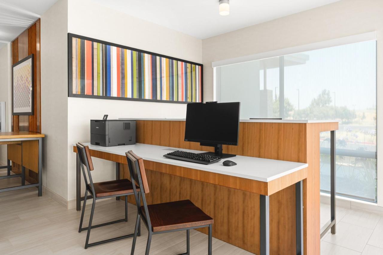 Holiday Inn Express & Suites - Suisun City By Ihg Eksteriør billede