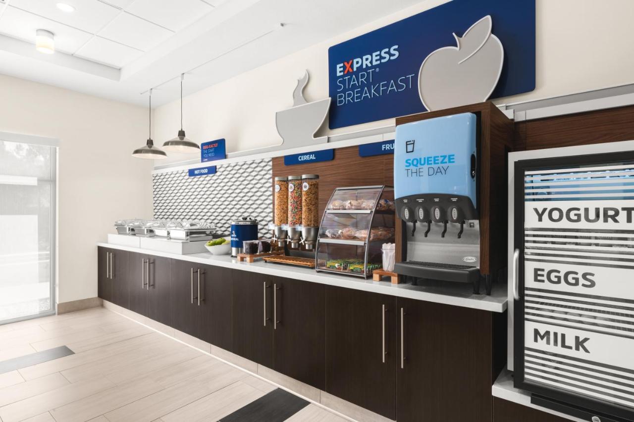 Holiday Inn Express & Suites - Suisun City By Ihg Eksteriør billede