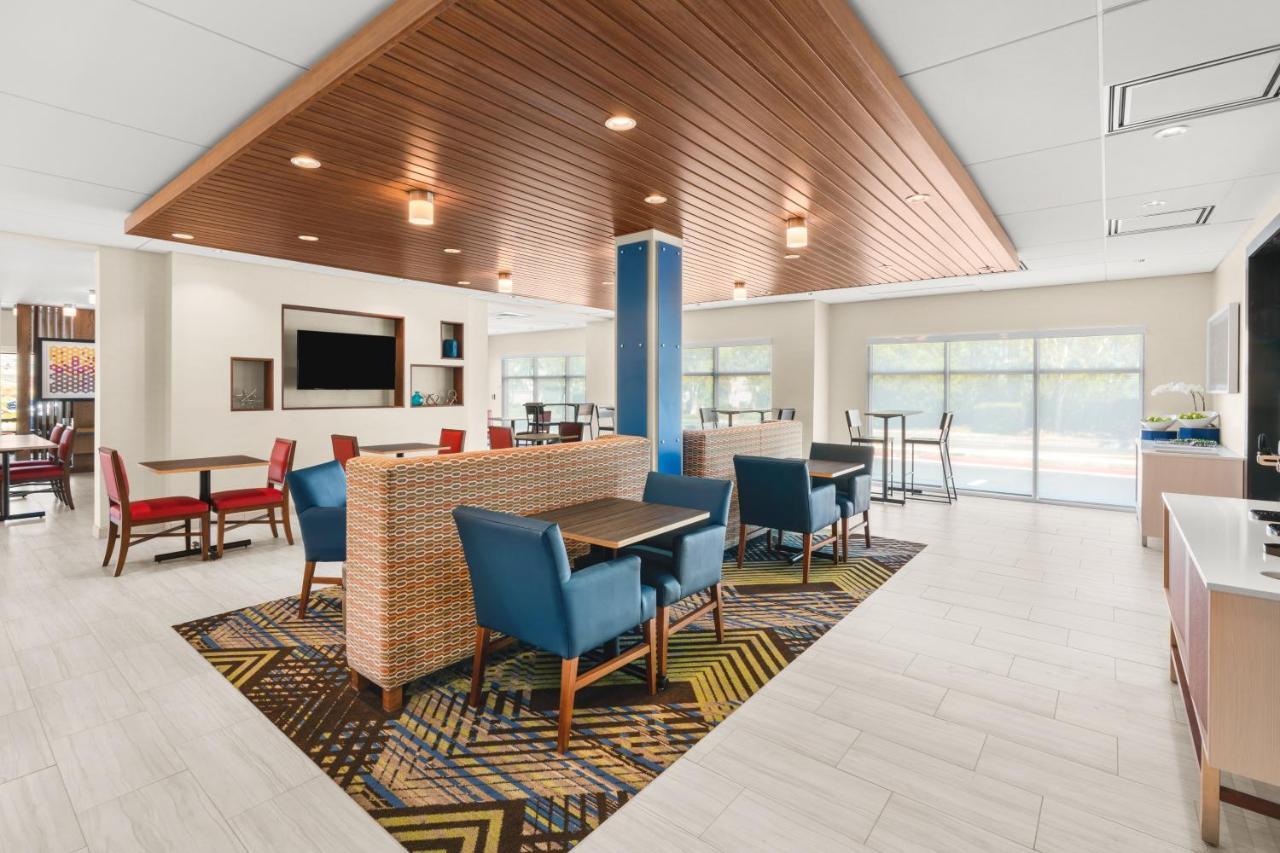 Holiday Inn Express & Suites - Suisun City By Ihg Eksteriør billede