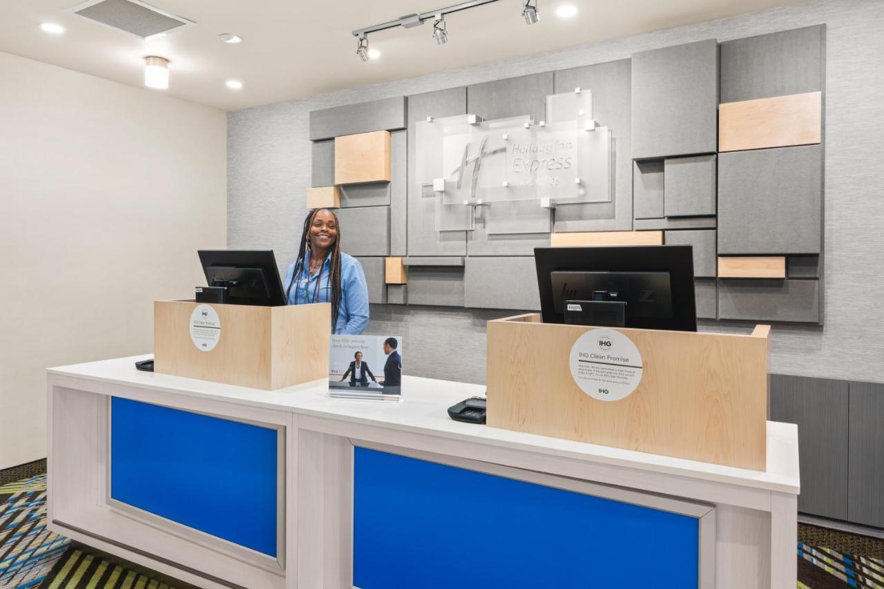 Holiday Inn Express & Suites - Suisun City By Ihg Eksteriør billede