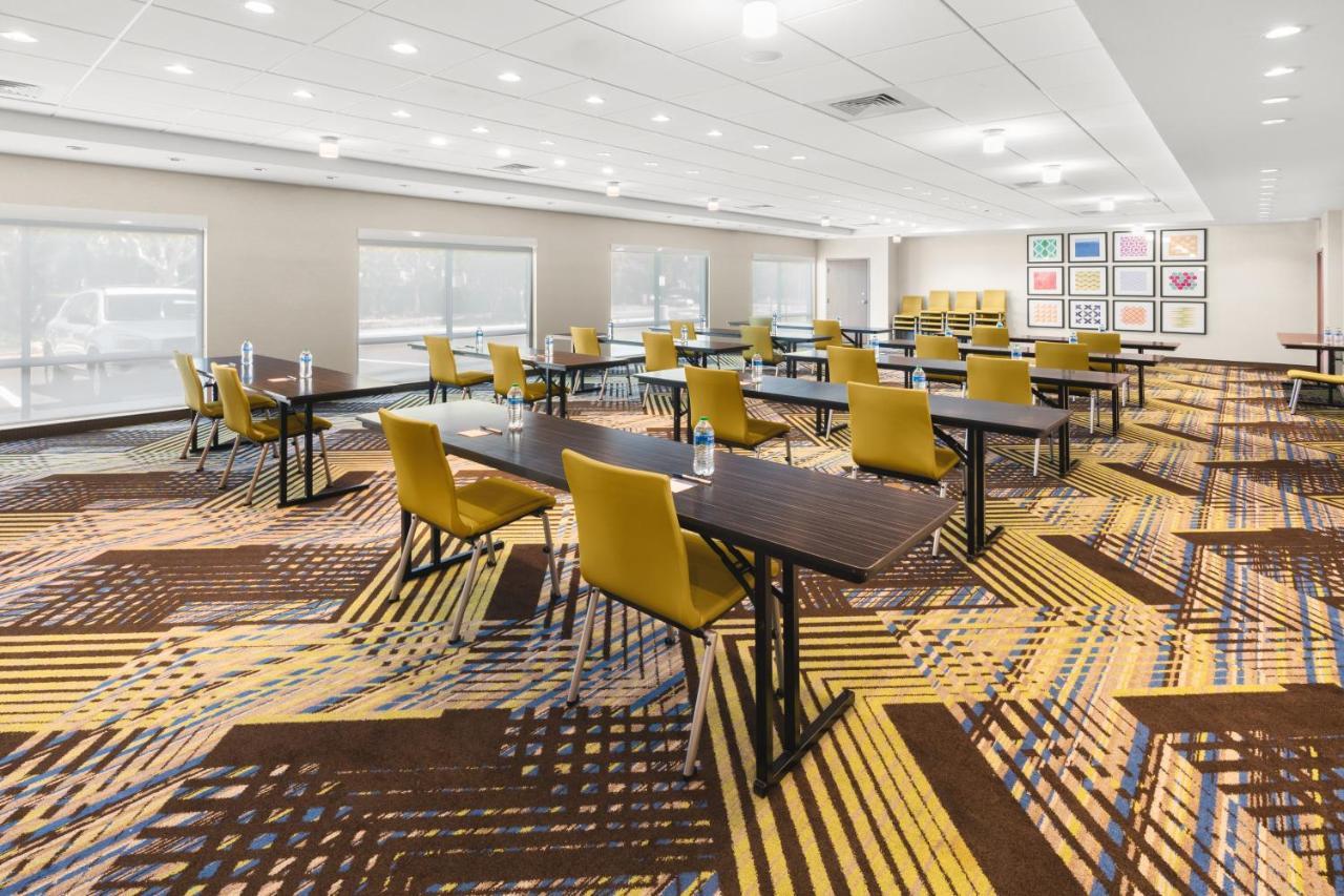 Holiday Inn Express & Suites - Suisun City By Ihg Eksteriør billede