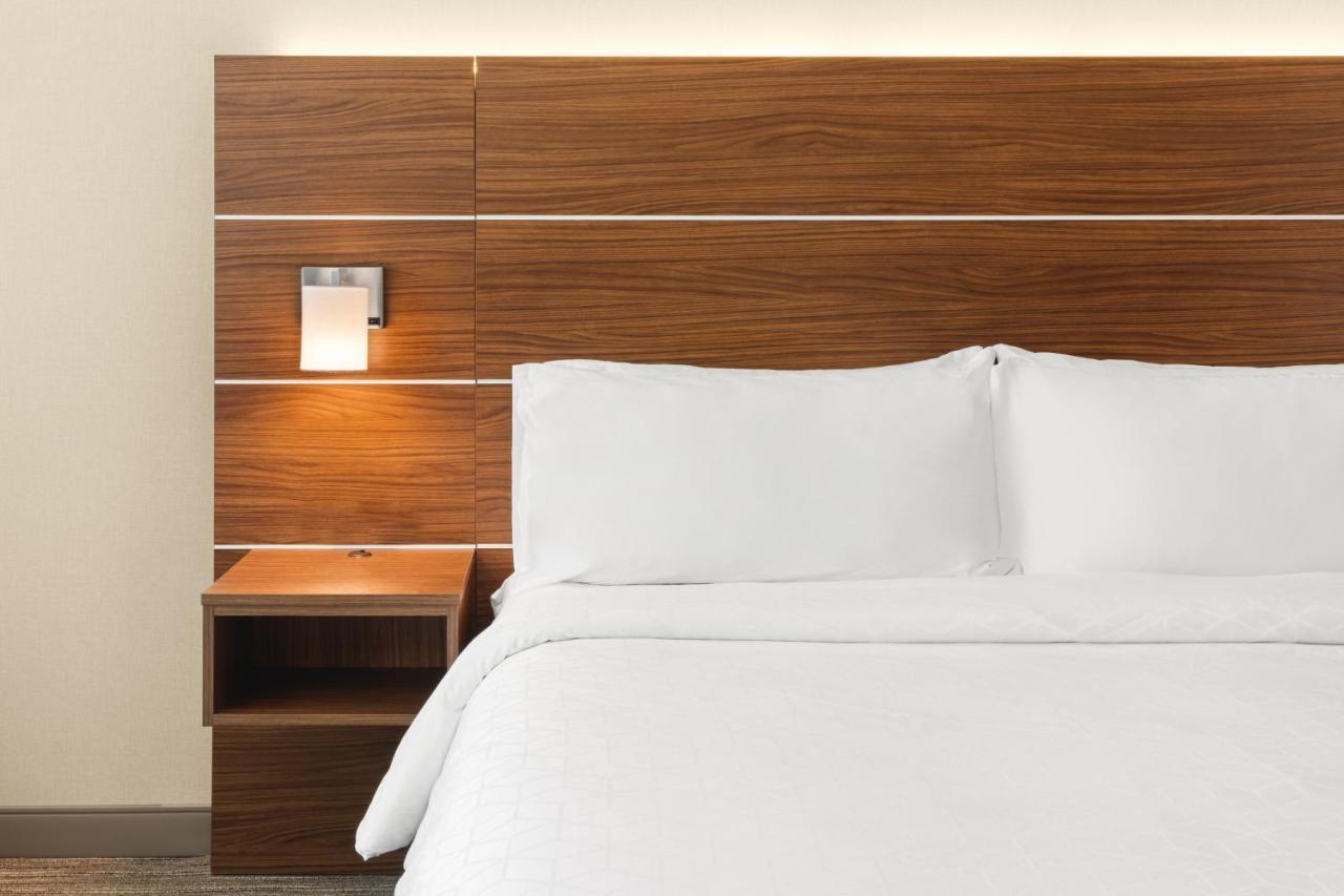 Holiday Inn Express & Suites - Suisun City By Ihg Eksteriør billede
