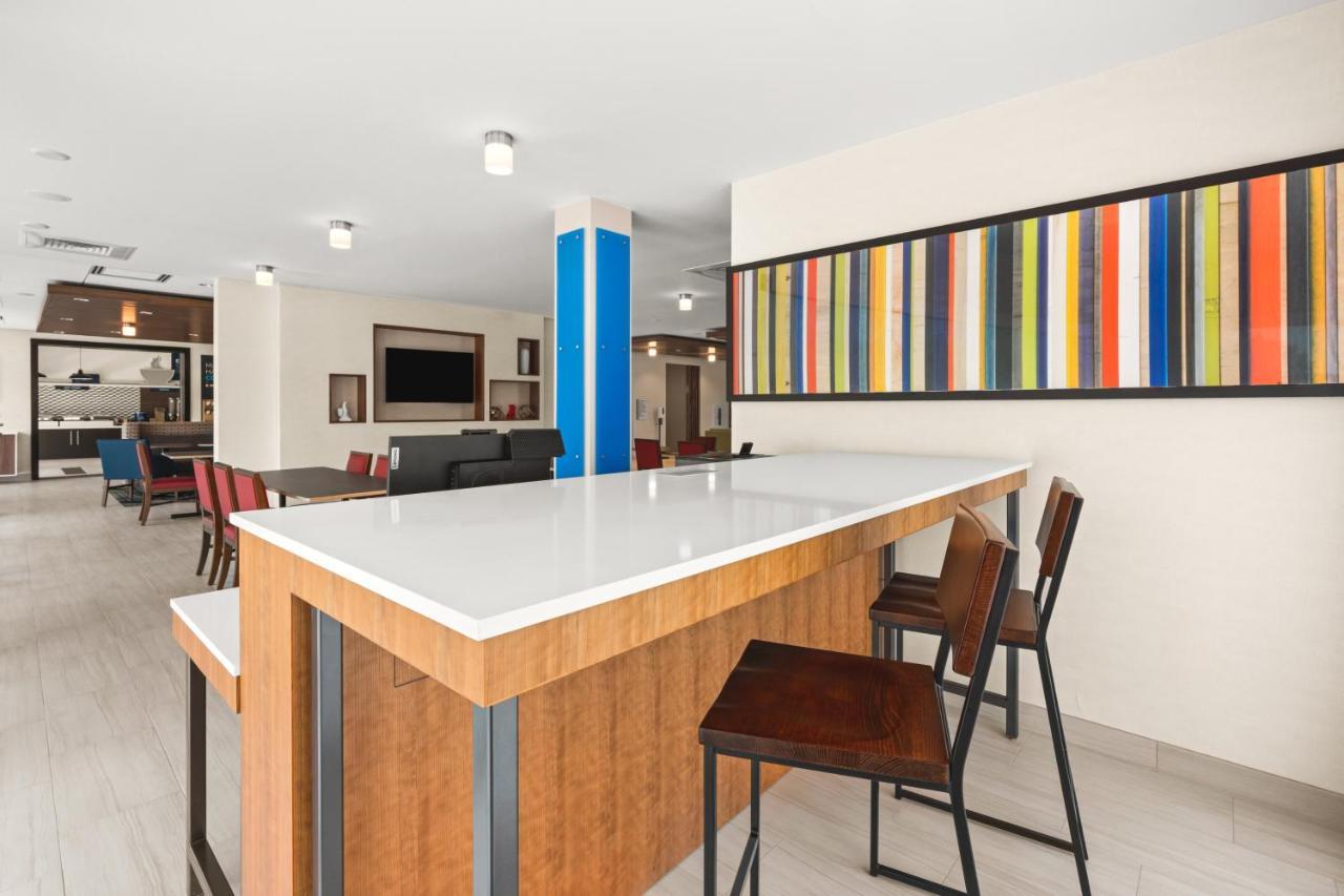 Holiday Inn Express & Suites - Suisun City By Ihg Eksteriør billede